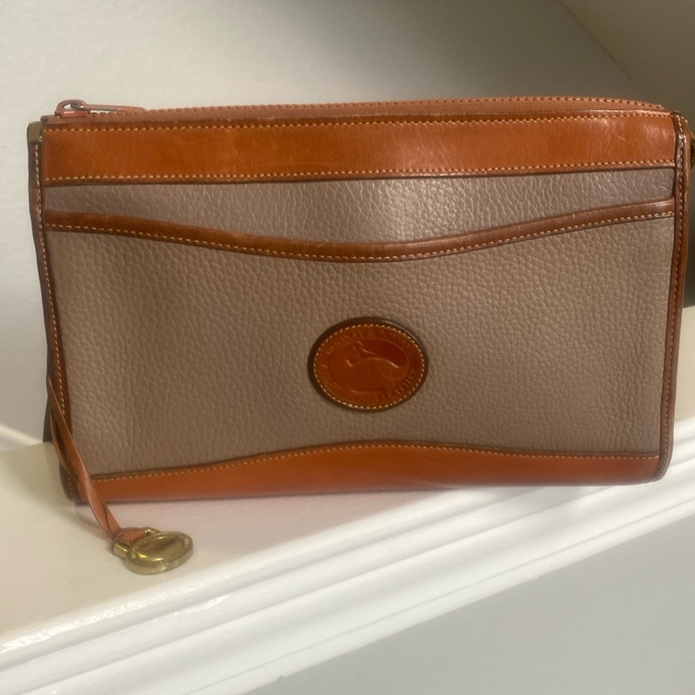 Dooney & Bourke Vintage 1980s AWL
Toupe and Tan Crossbody Bag.